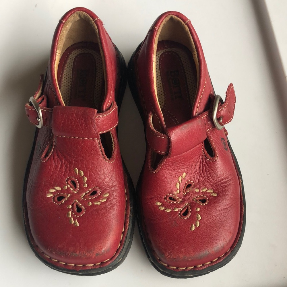 Born Red Leather Traditional English Style Child’s Shoes Size 8/25.5